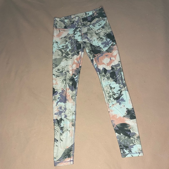 Fabletics floral pattern sports set Sz S legging - Picture 6 of 9